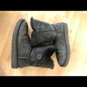 Slight worn UGG boots